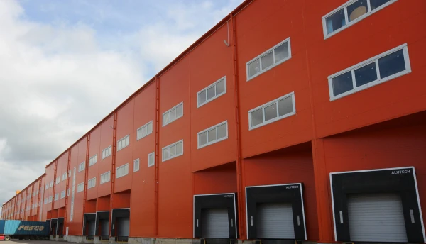 Будівництво логістичних центрів