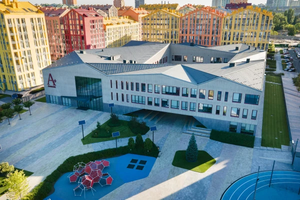 Будівництво навчальних закладів